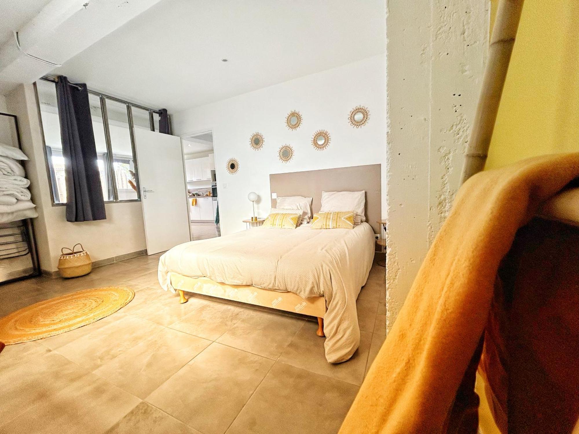 Doux Rouinet Cocoon Apartment Fourques  Bagian luar foto