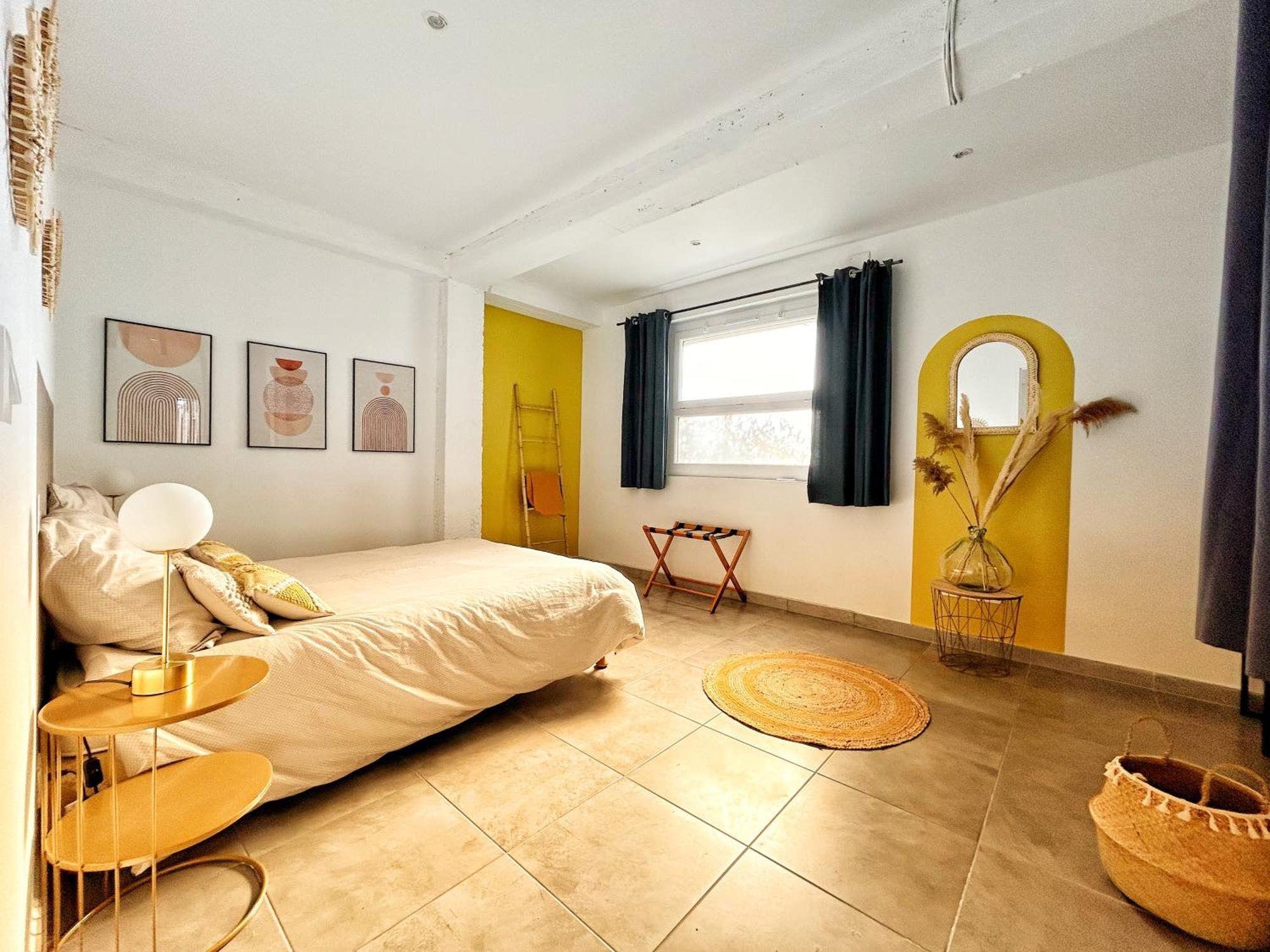 Doux Rouinet Cocoon Apartment Fourques  Bagian luar foto