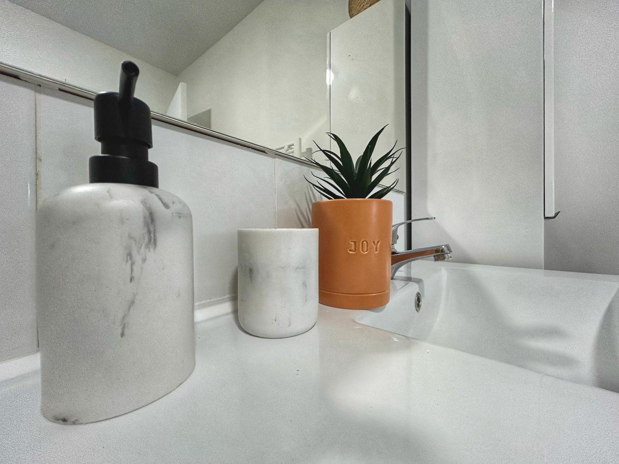 Doux Rouinet Cocoon Apartment Fourques  Bagian luar foto